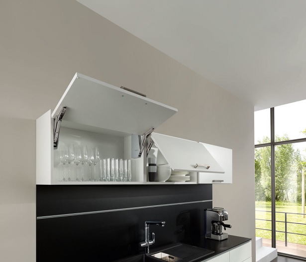 Fel- és lenyíló vasalatok