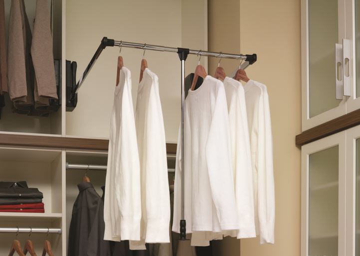 Gardrobelemek, polctartók és szobai kiegészítők